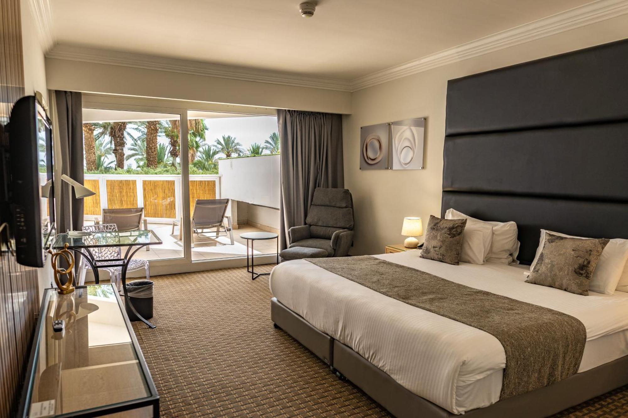 David Dead Sea Resort & Spa Ein Bokek Exterior photo A room at the Hilton Sharm El Sheikh